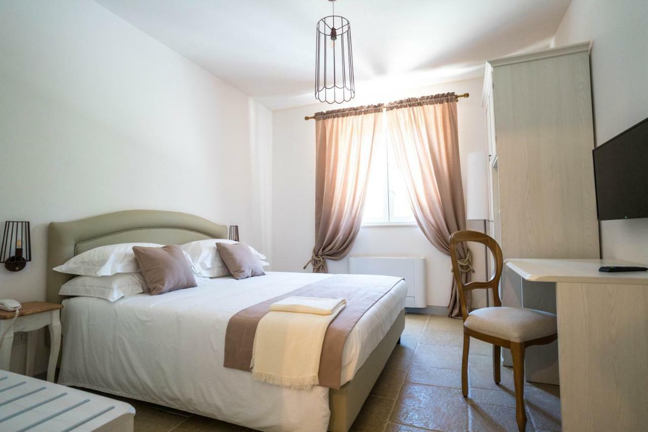 Borgo Cozzana Bed & Breakfast Monopoli Bagian luar foto